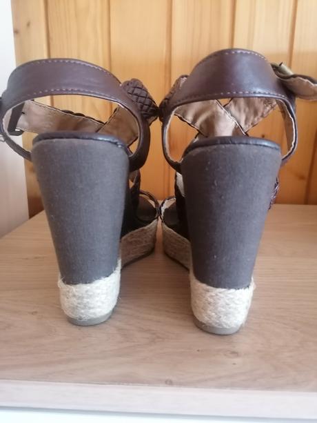 Letné platformy, 37