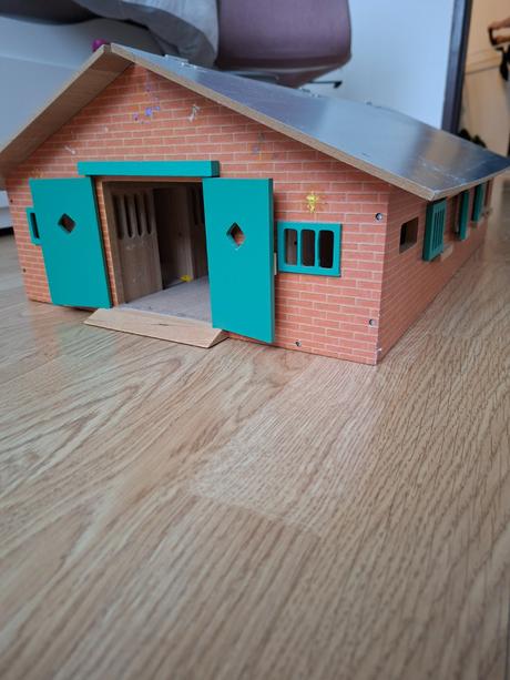 Stajňa pre kone/zvierata, 