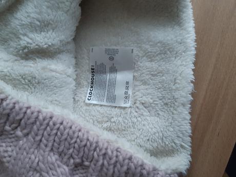 Šál, tunel, clockhouse