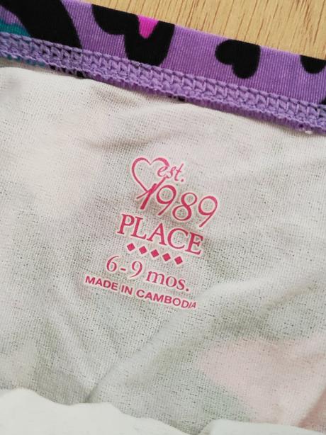 Dievčenské fialové plavky, 74