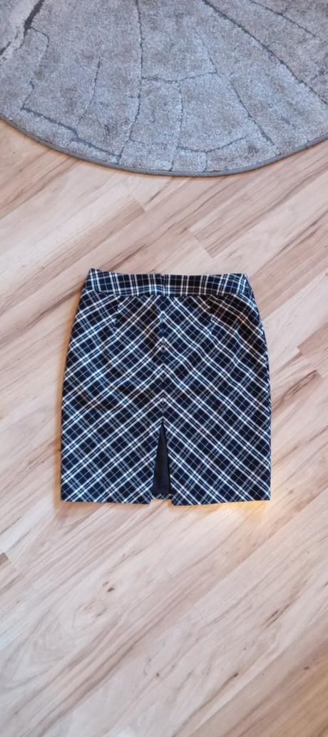 Károvaná sukňa, m