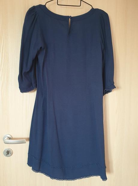 Šaty modré s aplikáciou čipky, atmosphere,38