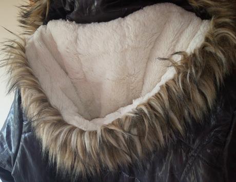 Lesklá bunda s kožušinou, xl