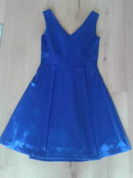 Saténové šatky, 36