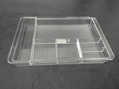 Nastaviteľny organizer na kozmetiku, 