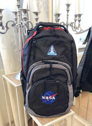 Kvalitný školský batoh nasa,