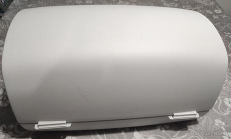 Chlebník tupperware, 