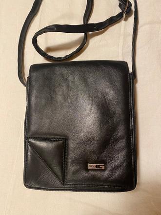 Kožena crossbody taška, 