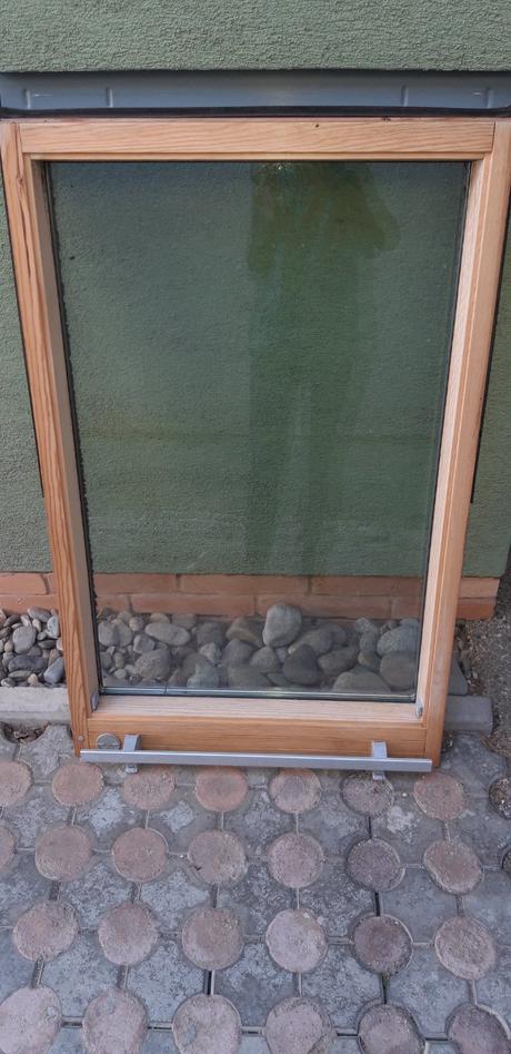 Predam streš okno + priísušenstvo 2sklo, 