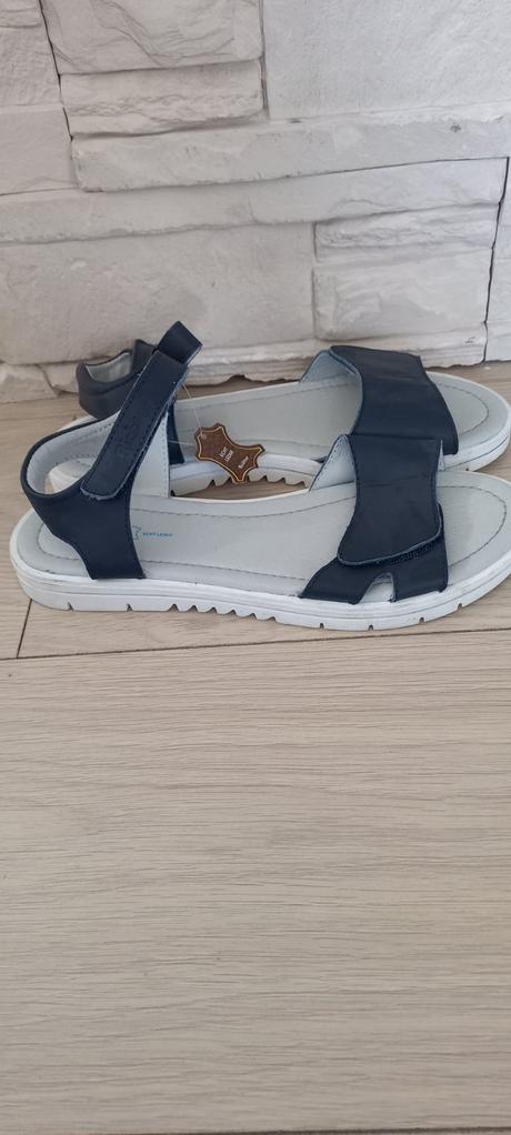 Nove sandalky, s visackou, kozenne, richter,38