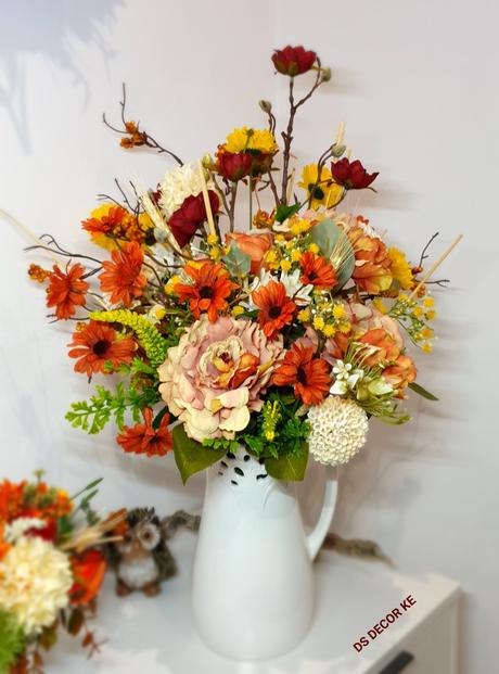 Väčšia jesenná dekorácia v džbáne,