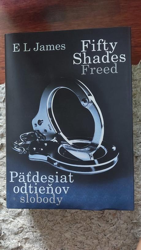 Séria 50 odtieňov sivej, slobody a temnoty,