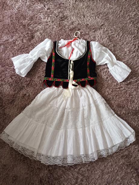 Dievčenský kroj na 10rokov, 152