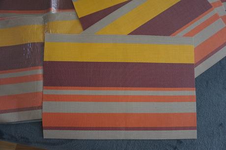 Plastové prestieranie - ako nové - cena spolu 6 ks, 