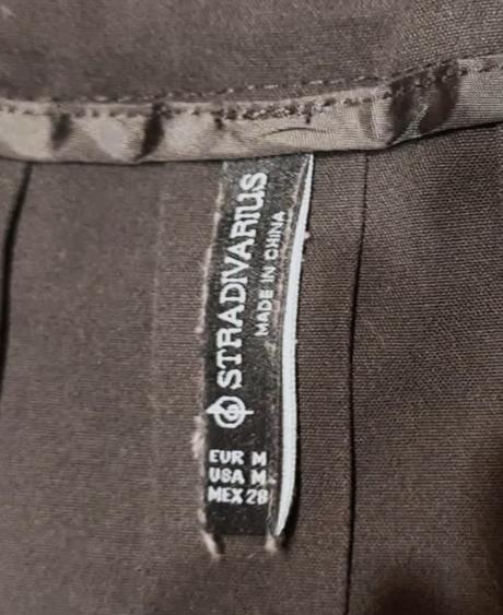 Predám čiernu skladanú minisukňu stradivarius veľ., stradivarius,m