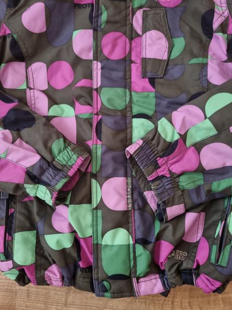 Zimná bunda protest, 152