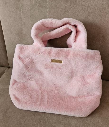 Huňata taška carolina hererra, 