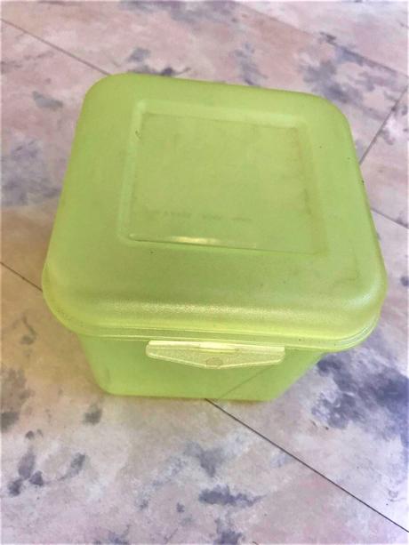 Plastové dózy 2 ks, 