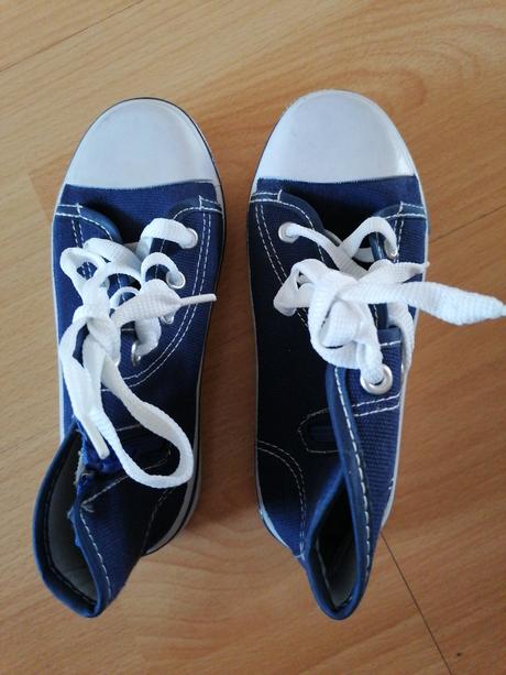 Tenisky nenosené, 36