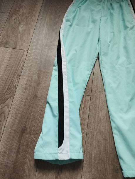 Tyrkysová súprava, l