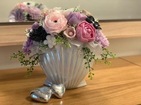 Mydlova kytica v mušli keramika, 