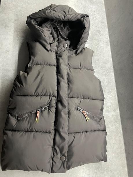 Predám vestu 122/128, h&m,122