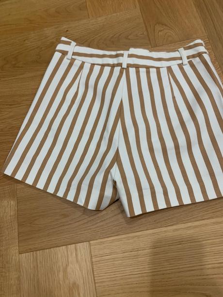 Dámske kraťasy, stradivarius,34