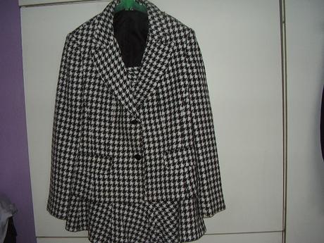 Sukňový kostým, 42