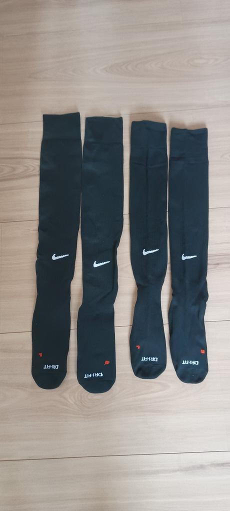 Štucky nike na futbal 1x nové 1x použité, nike