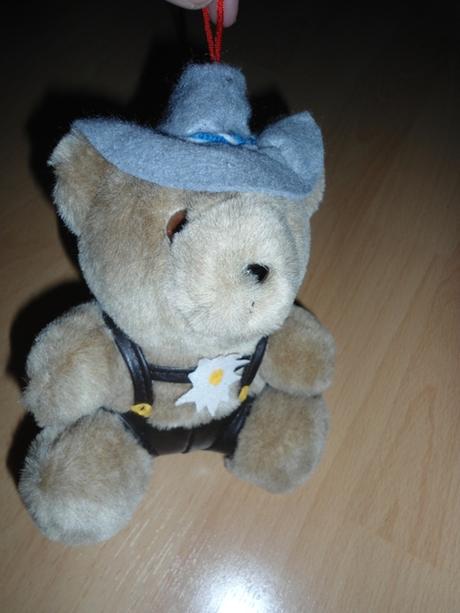 Plysovy macko v klobuku, 