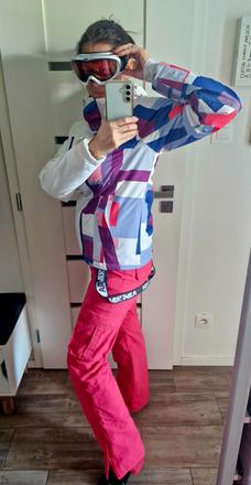 Perfektna stylova lyziarska suprava pre slecnu v.s, authority,s