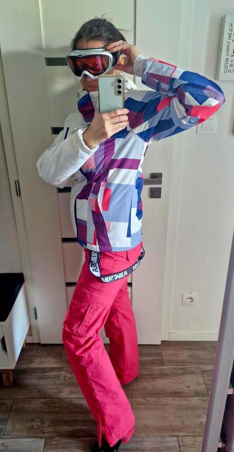 Perfektna stylova lyziarska suprava pre slecnu v.s, authority,s