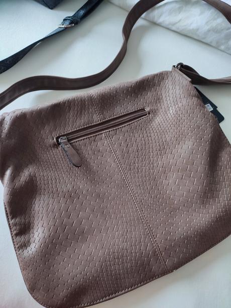 Nová crossbody kabelka,