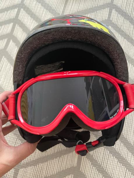 Lyziarska prilba plus okuliare, xs