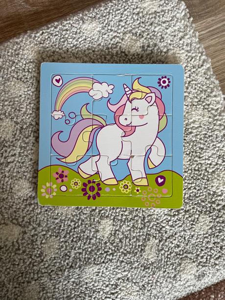 Vkladacky drevene puzzle,