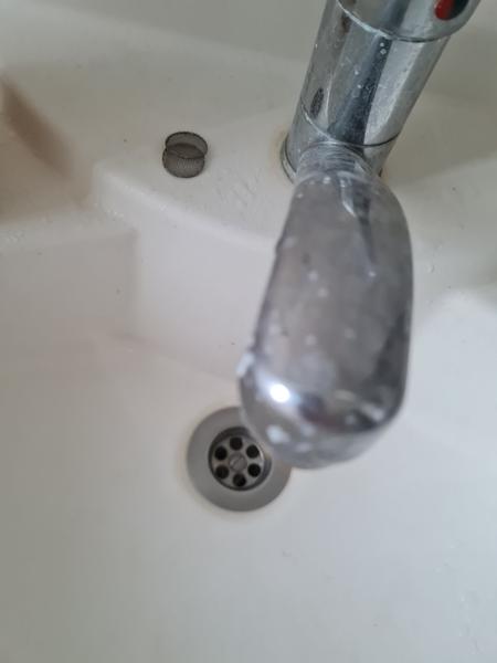 Ako opraviť vypadnutú sieťku z kohútika?