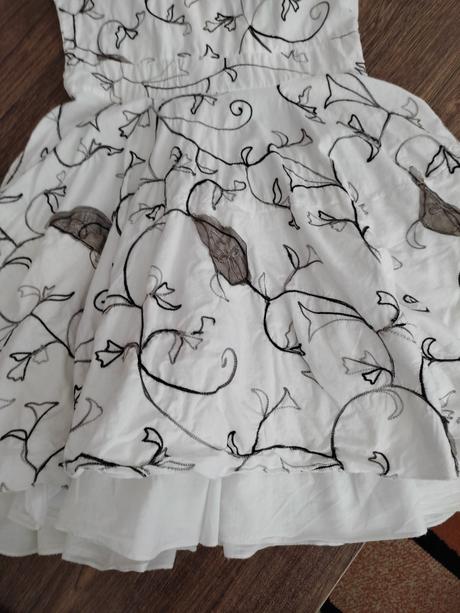 Úžasné saty, s