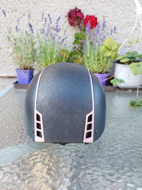 Jazdecká prilba štýl samshield, 