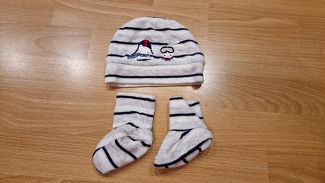 Súprava čiapka + capačky, 68