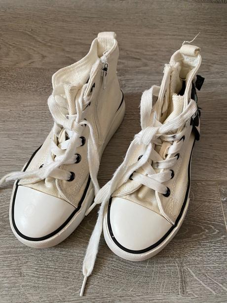 Tenisky, reserved,32