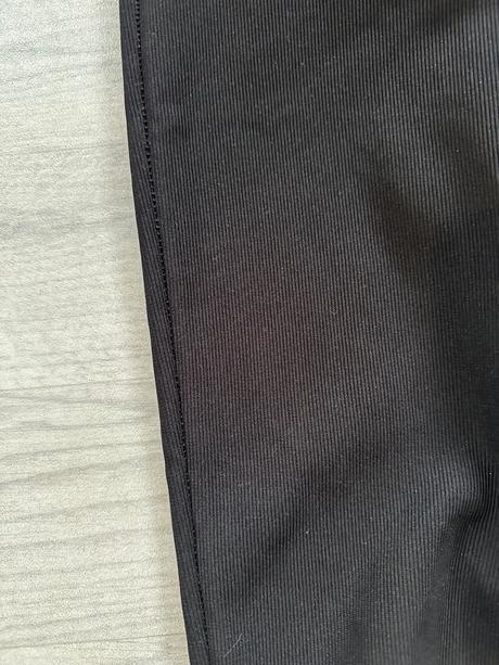 Vrubkovane legíny, house,s