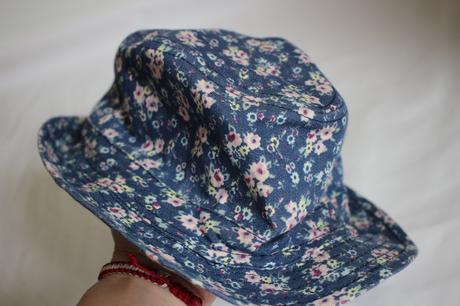 Kvetovaný klobúk, f&f