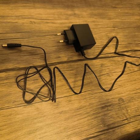 Napájací adaptér 240v, 