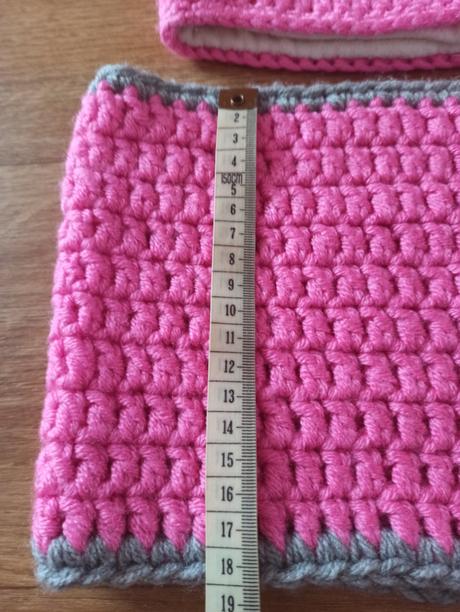 Čiapka a šál, 128