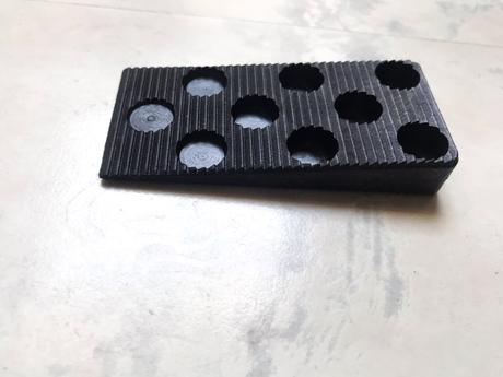 Plastové klinky na vozík, 