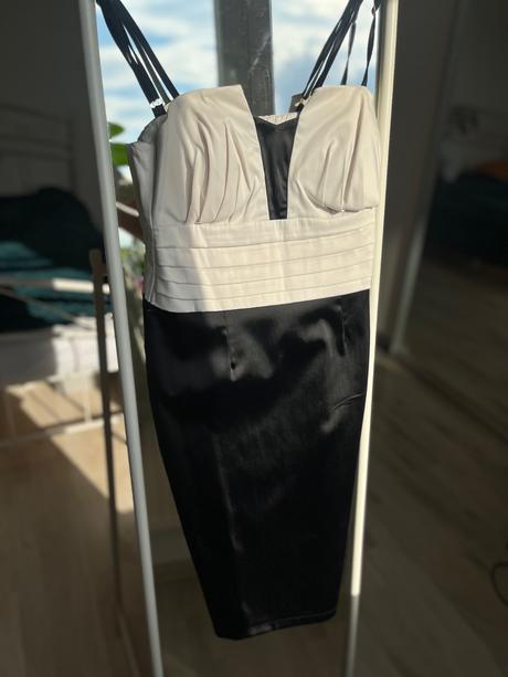 Midi koktejlove spoločenské šaty čierne biele, s