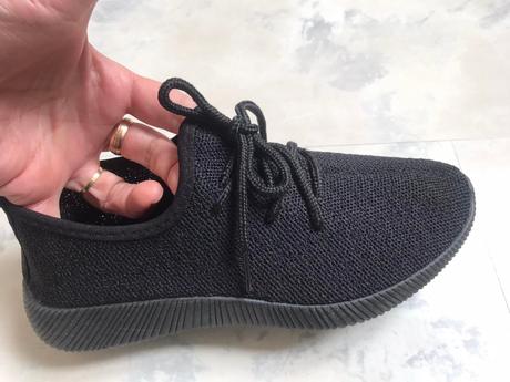 Ľahúčke tenisky, 37