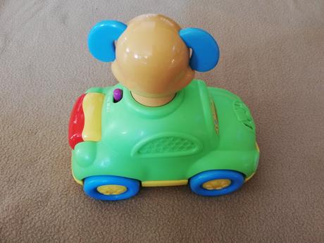 Hracie autíčko so psíkom, 