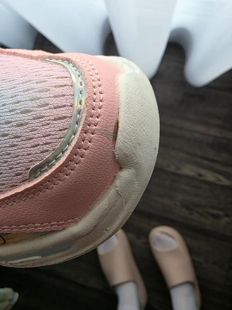 Ružové tenisky, 32