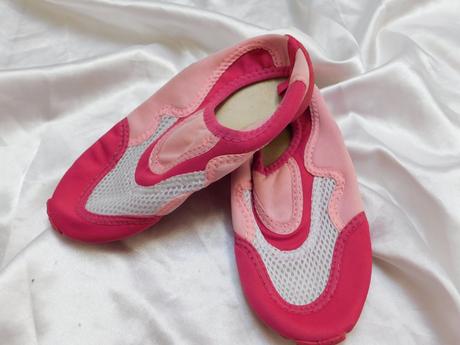 Topanky na plavanie, 29